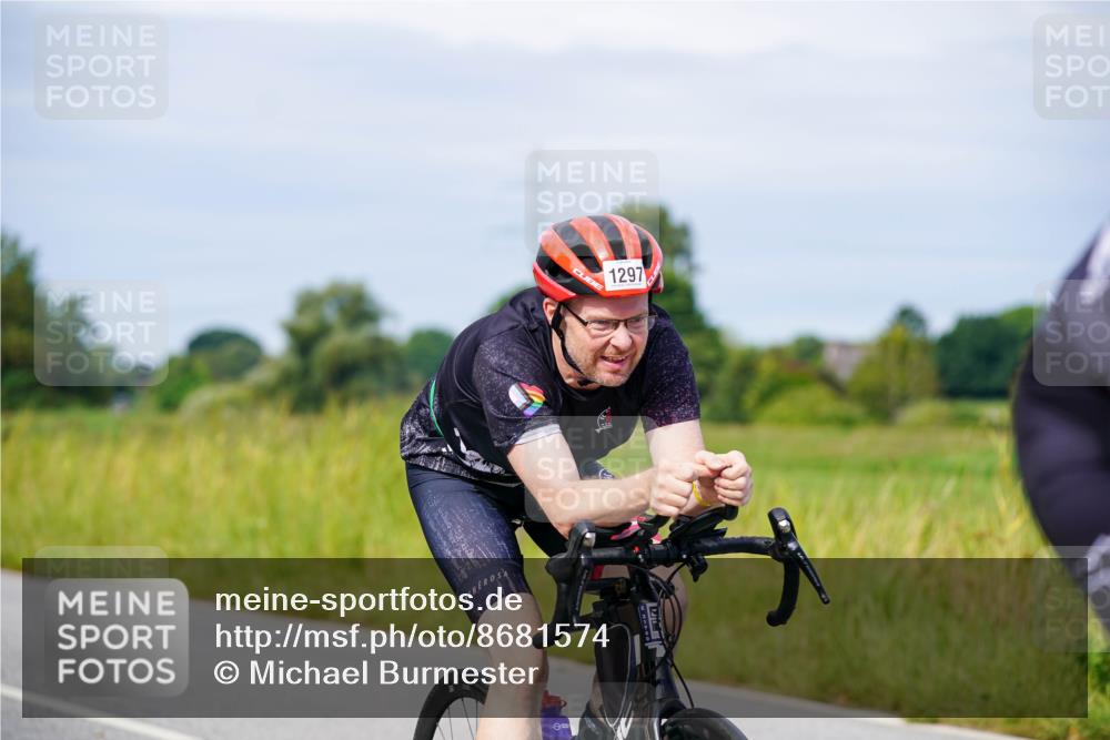 31.08.2025 - Elbe Triathlon Hamburg Michael Burmester http://msf.ph/oto/8681574 31.08.2025 10:57:14 Radfahren 1297, 1323, 1357, 1363, 1457, 1601, 1614 meine-sportfotos.de