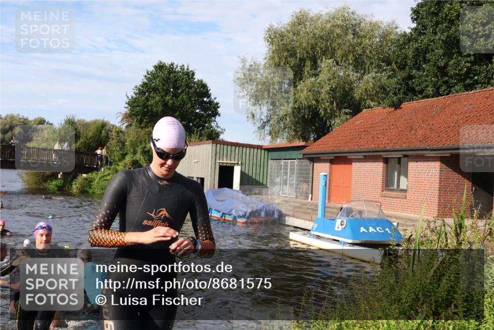 31.08.2025 - Elbe Triathlon Hamburg Luisa Fischer http://msf.ph/oto/8681575 31.08.2025 09:34:07 Schwimmen 816, 842, 844, 859, 868, 878, 906, 915 meine-sportfotos.de