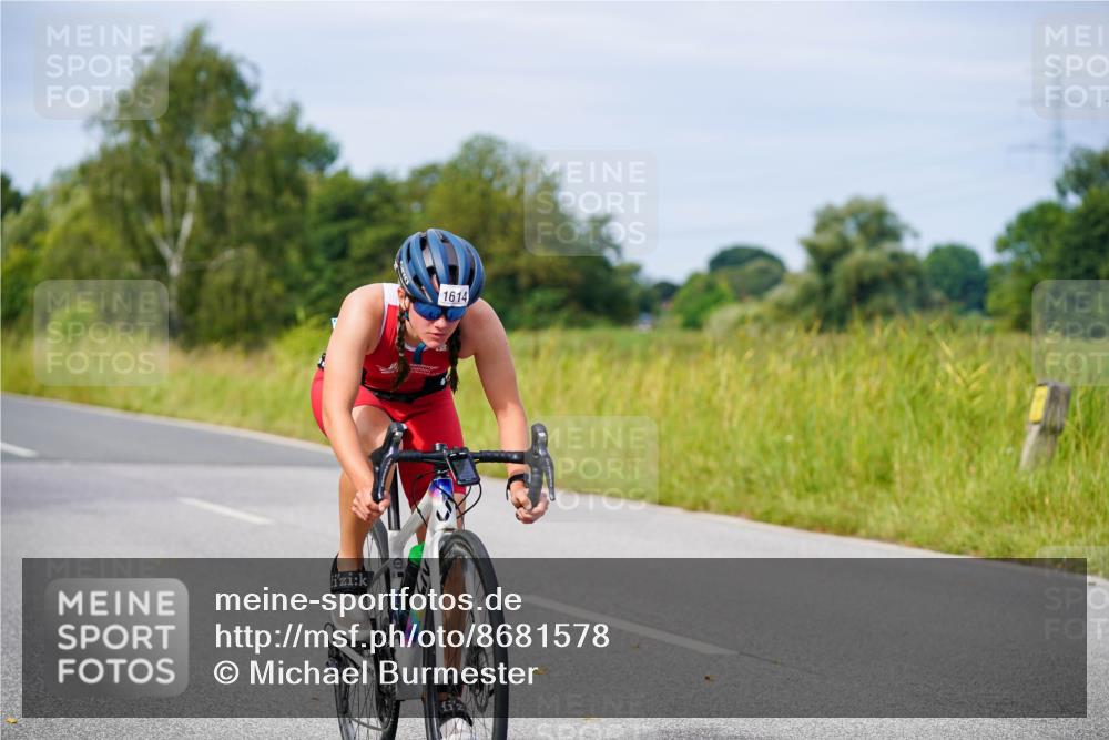 31.08.2025 - Elbe Triathlon Hamburg Michael Burmester http://msf.ph/oto/8681578 31.08.2025 10:57:15 Radfahren 1297, 1323, 1357, 1363, 1457, 1614 meine-sportfotos.de