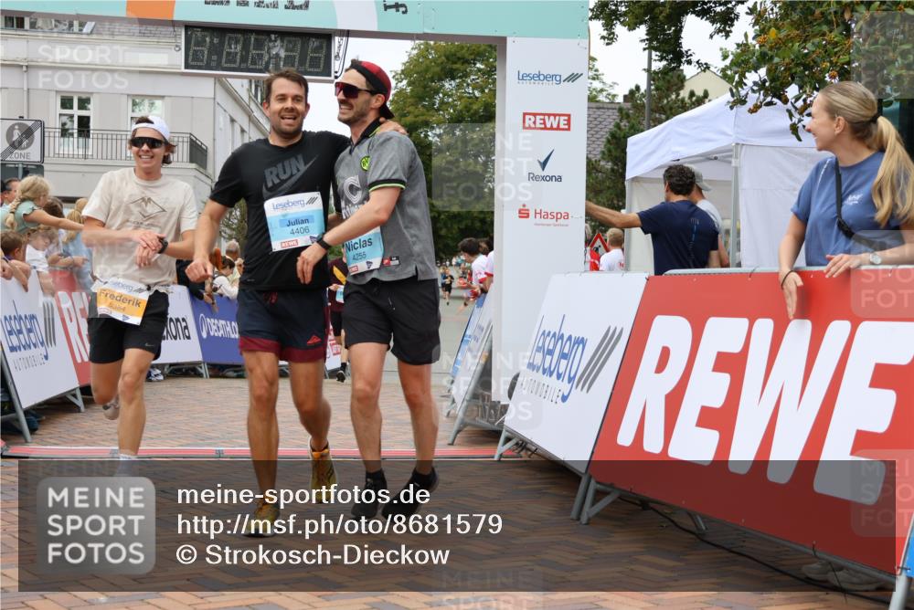 31.08.2025 - 21. Blankeneser Heldenlauf Strokosch-Dieckow http://msf.ph/oto/8681579 31.08.2025 12:06:12 Ziel 5715, 5384, 4406, 4255, 4167 meine-sportfotos.de