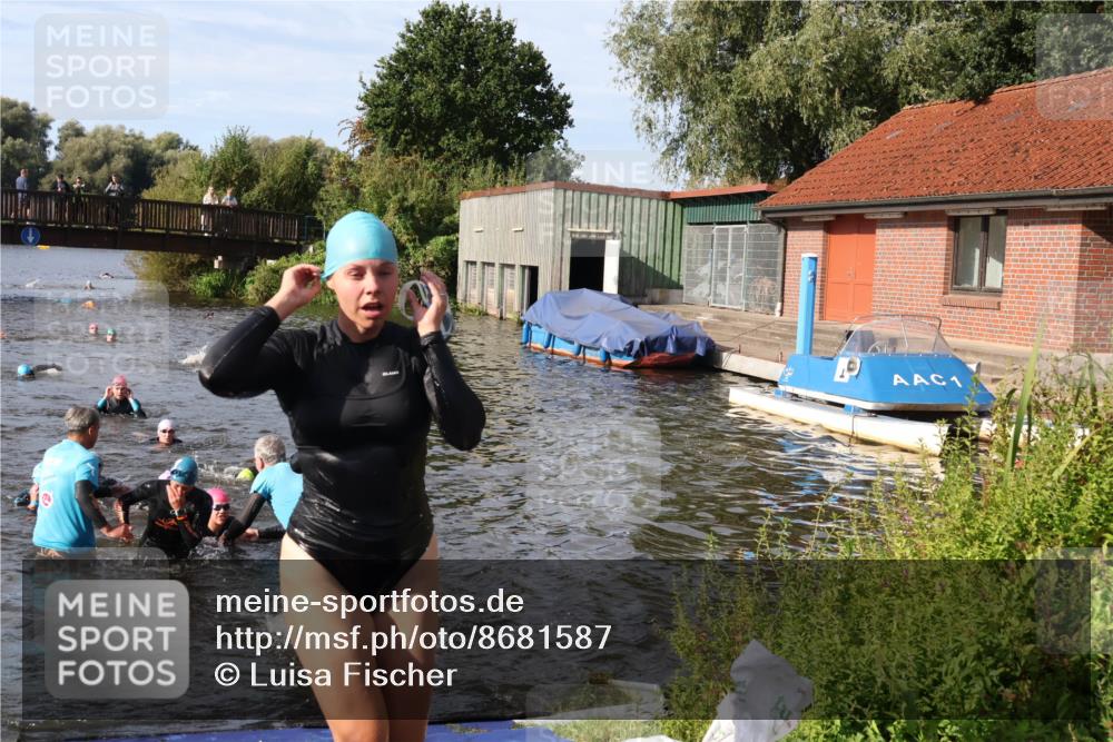 31.08.2025 - Elbe Triathlon Hamburg Luisa Fischer http://msf.ph/oto/8681587 31.08.2025 09:34:10 Schwimmen 816, 828, 842, 844, 859, 868, 878, 915 meine-sportfotos.de