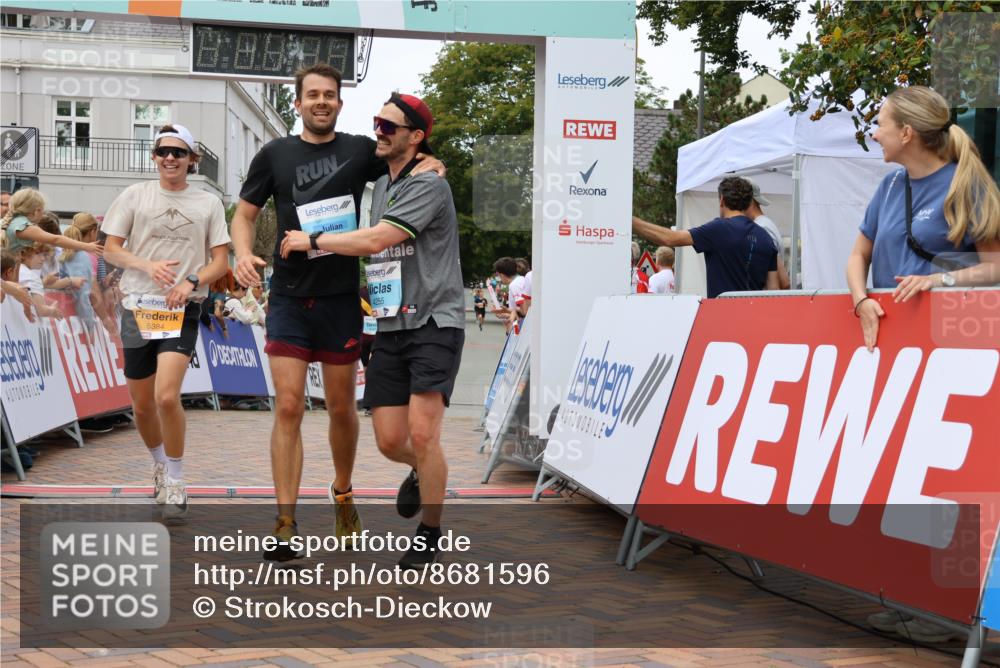 31.08.2025 - 21. Blankeneser Heldenlauf Strokosch-Dieckow http://msf.ph/oto/8681596 31.08.2025 12:06:12 Ziel 5715, 5384, 4406, 4255, 4167 meine-sportfotos.de