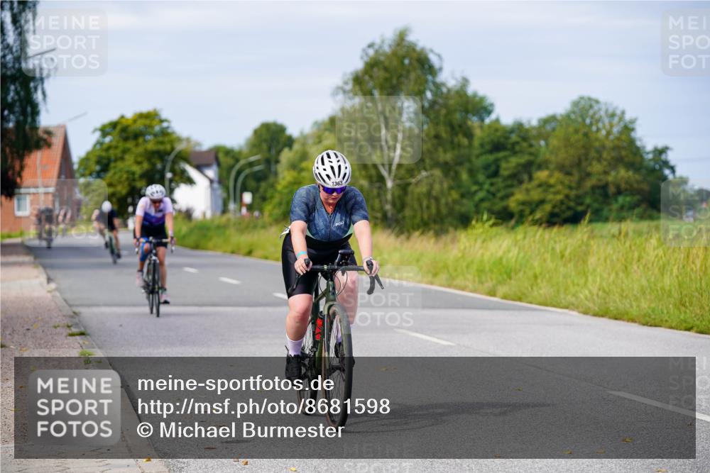 31.08.2025 - Elbe Triathlon Hamburg Michael Burmester http://msf.ph/oto/8681598 31.08.2025 10:57:18 Radfahren 1321, 1357, 1363, 1457, 1614 meine-sportfotos.de