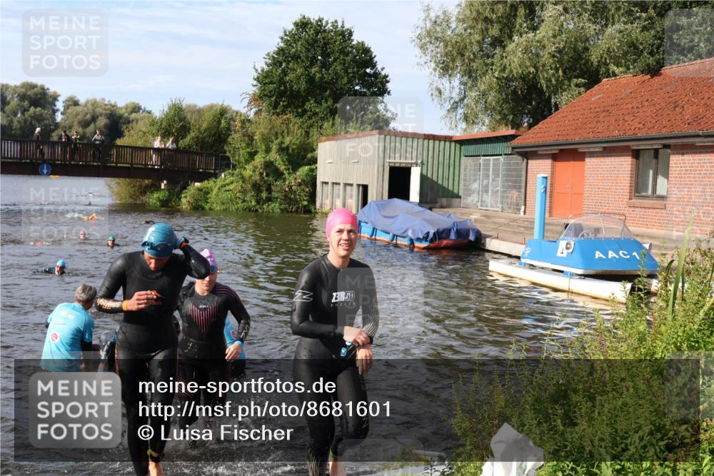 31.08.2025 - Elbe Triathlon Hamburg Luisa Fischer http://msf.ph/oto/8681601 31.08.2025 09:34:15 Schwimmen 777, 816, 828, 859, 878, 901, 915, 920 meine-sportfotos.de