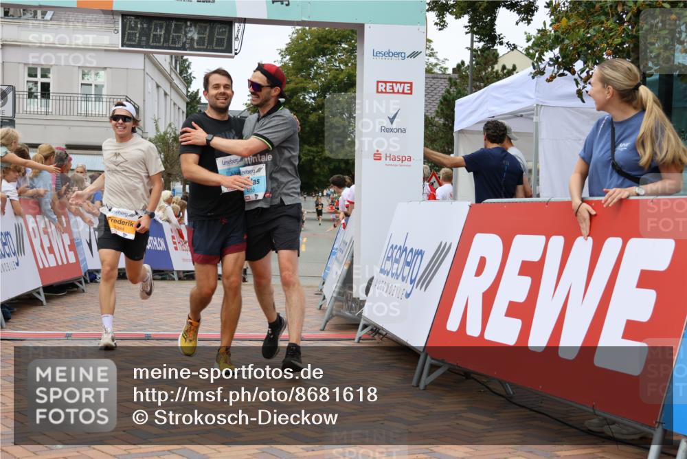 31.08.2025 - 21. Blankeneser Heldenlauf Strokosch-Dieckow http://msf.ph/oto/8681618 31.08.2025 12:06:12 Ziel 5715, 5384, 4406, 4255, 4167 meine-sportfotos.de