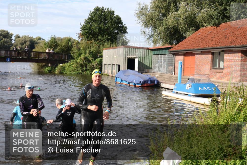 31.08.2025 - Elbe Triathlon Hamburg Luisa Fischer http://msf.ph/oto/8681625 31.08.2025 09:34:20 Schwimmen 777, 816, 820, 828, 878, 901, 915, 920 meine-sportfotos.de