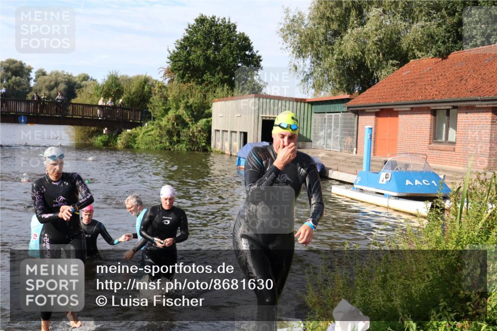 31.08.2025 - Elbe Triathlon Hamburg Luisa Fischer http://msf.ph/oto/8681630 31.08.2025 09:34:21 Schwimmen 777, 820, 828, 878, 901, 915, 920 meine-sportfotos.de