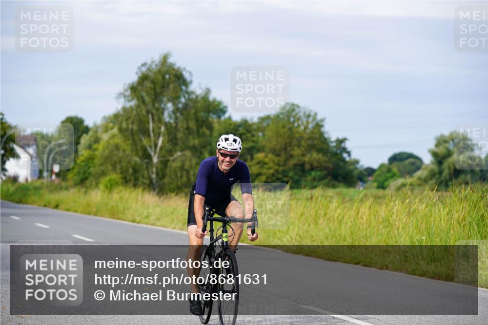 31.08.2025 - Elbe Triathlon Hamburg Michael Burmester http://msf.ph/oto/8681631 31.08.2025 10:57:23 Radfahren 1312, 1321, 1457, 1463 meine-sportfotos.de