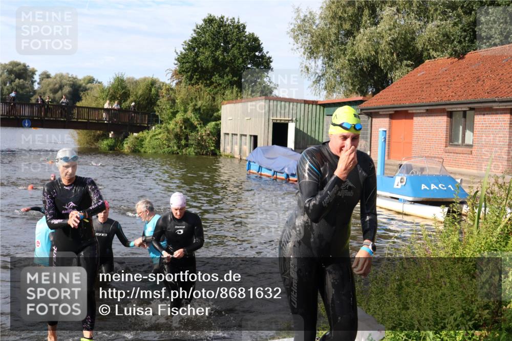 31.08.2025 - Elbe Triathlon Hamburg Luisa Fischer http://msf.ph/oto/8681632 31.08.2025 09:34:22 Schwimmen 777, 820, 828, 901, 920 meine-sportfotos.de