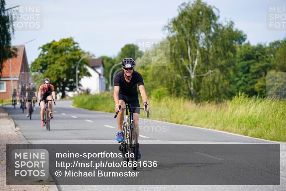 31.08.2025 - Elbe Triathlon Hamburg Michael Burmester http://msf.ph/oto/8681636 31.08.2025 10:57:26 Radfahren 1312, 1321, 1405, 1463 meine-sportfotos.de