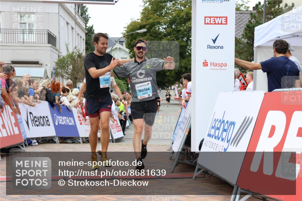31.08.2025 - 21. Blankeneser Heldenlauf Strokosch-Dieckow http://msf.ph/oto/8681639 31.08.2025 12:06:11 Ziel 5715, 5384, 4406, 4255, 4167 meine-sportfotos.de