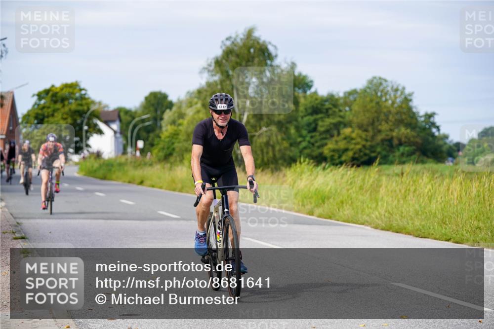 31.08.2025 - Elbe Triathlon Hamburg Michael Burmester http://msf.ph/oto/8681641 31.08.2025 10:57:26 Radfahren 1312, 1321, 1405, 1463 meine-sportfotos.de