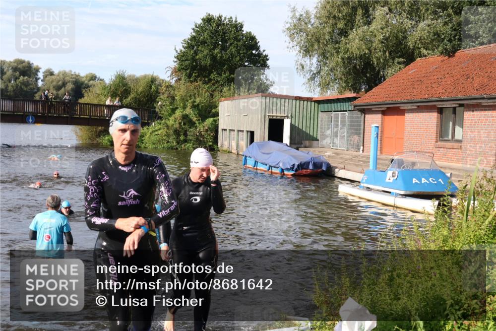 31.08.2025 - Elbe Triathlon Hamburg Luisa Fischer http://msf.ph/oto/8681642 31.08.2025 09:34:23 Schwimmen 777, 820, 828, 901, 920 meine-sportfotos.de