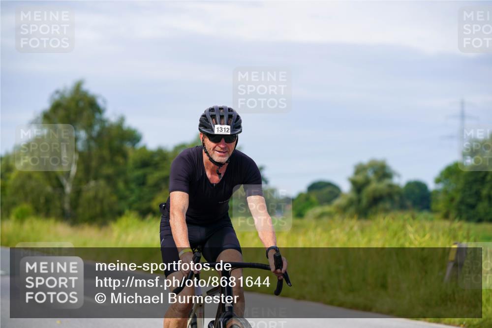 31.08.2025 - Elbe Triathlon Hamburg Michael Burmester http://msf.ph/oto/8681644 31.08.2025 10:57:27 Radfahren 1312, 1345, 1405, 1463 meine-sportfotos.de