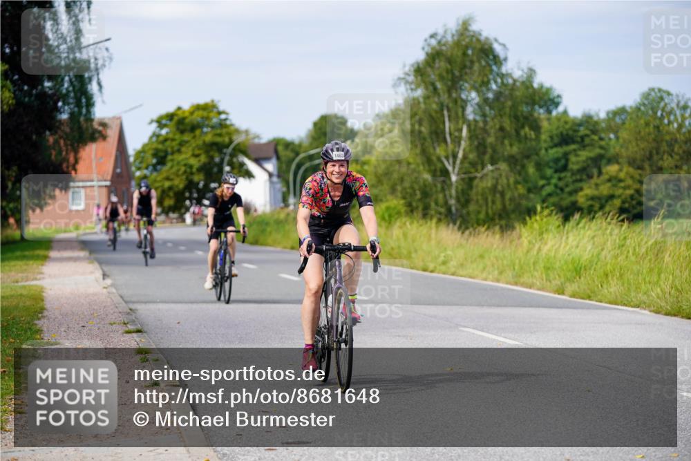 31.08.2025 - Elbe Triathlon Hamburg Michael Burmester http://msf.ph/oto/8681648 31.08.2025 10:57:28 Radfahren 1312, 1345, 1405, 1463 meine-sportfotos.de