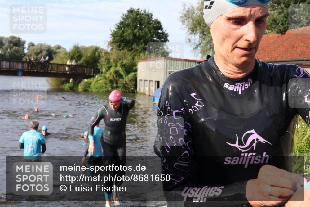31.08.2025 - Elbe Triathlon Hamburg Luisa Fischer http://msf.ph/oto/8681650 31.08.2025 09:34:25 Schwimmen 777, 820, 880, 901, 920 meine-sportfotos.de