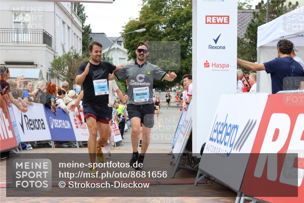 31.08.2025 - 21. Blankeneser Heldenlauf Strokosch-Dieckow http://msf.ph/oto/8681656 31.08.2025 12:06:11 Ziel 5715, 5384, 4406, 4255, 4167 meine-sportfotos.de