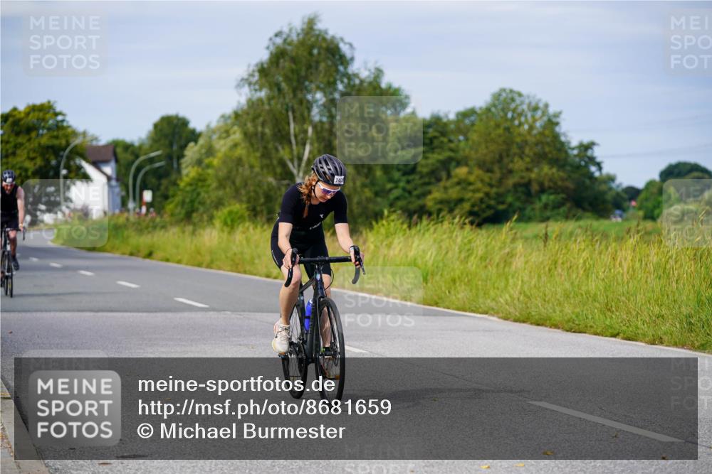 31.08.2025 - Elbe Triathlon Hamburg Michael Burmester http://msf.ph/oto/8681659 31.08.2025 10:57:30 Radfahren 1312, 1345, 1377, 1405, 1463 meine-sportfotos.de