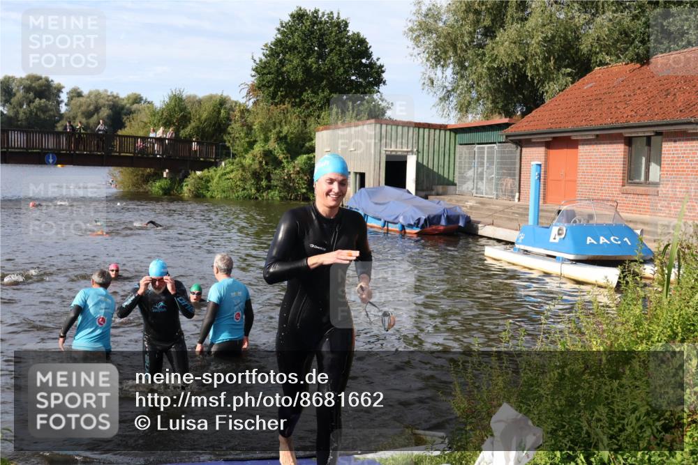 31.08.2025 - Elbe Triathlon Hamburg Luisa Fischer http://msf.ph/oto/8681662 31.08.2025 09:34:35 Schwimmen 850, 880, 890 meine-sportfotos.de