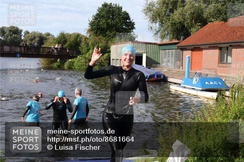 31.08.2025 - Elbe Triathlon Hamburg Luisa Fischer http://msf.ph/oto/8681664 31.08.2025 09:34:35 Schwimmen 850, 880, 890 meine-sportfotos.de