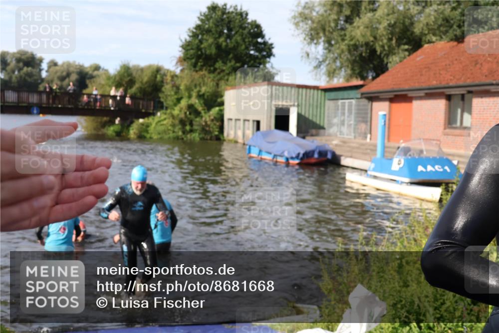 31.08.2025 - Elbe Triathlon Hamburg Luisa Fischer http://msf.ph/oto/8681668 31.08.2025 09:34:36 Schwimmen 850, 880, 890, 902 meine-sportfotos.de