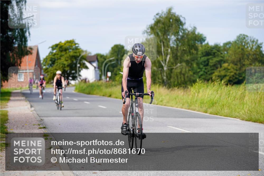 31.08.2025 - Elbe Triathlon Hamburg Michael Burmester http://msf.ph/oto/8681670 31.08.2025 10:57:33 Radfahren 1345, 1377, 1405, 1502 meine-sportfotos.de
