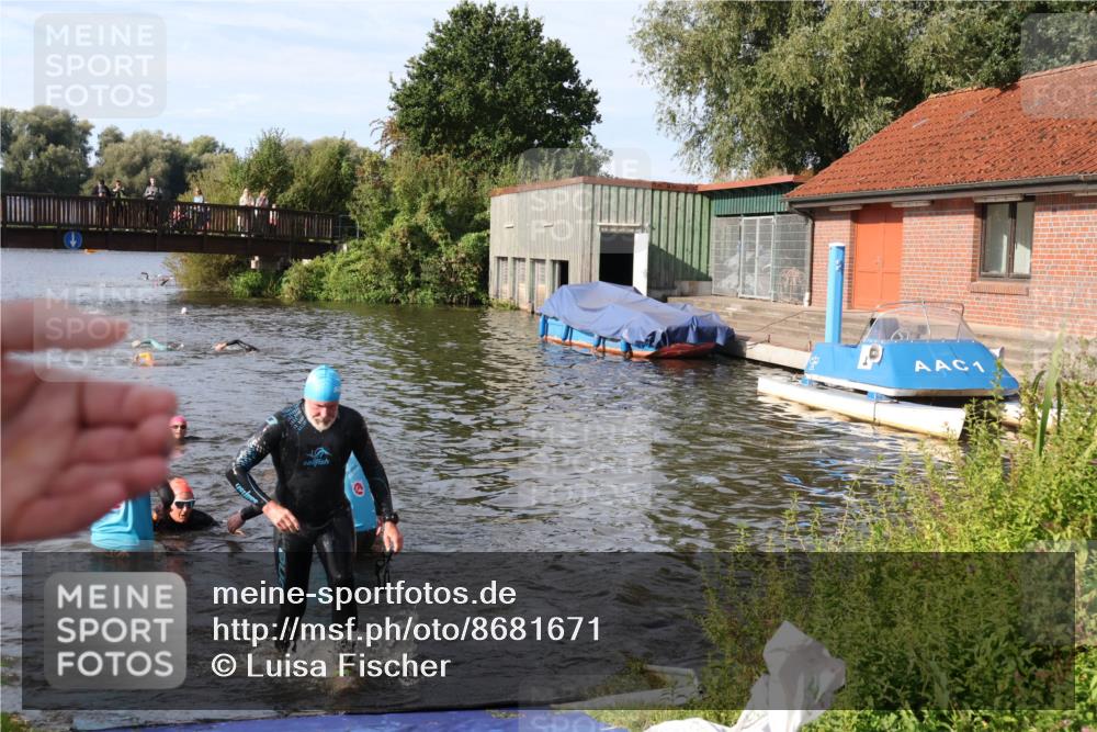 31.08.2025 - Elbe Triathlon Hamburg Luisa Fischer http://msf.ph/oto/8681671 31.08.2025 09:34:37 Schwimmen 850, 880, 890, 902 meine-sportfotos.de