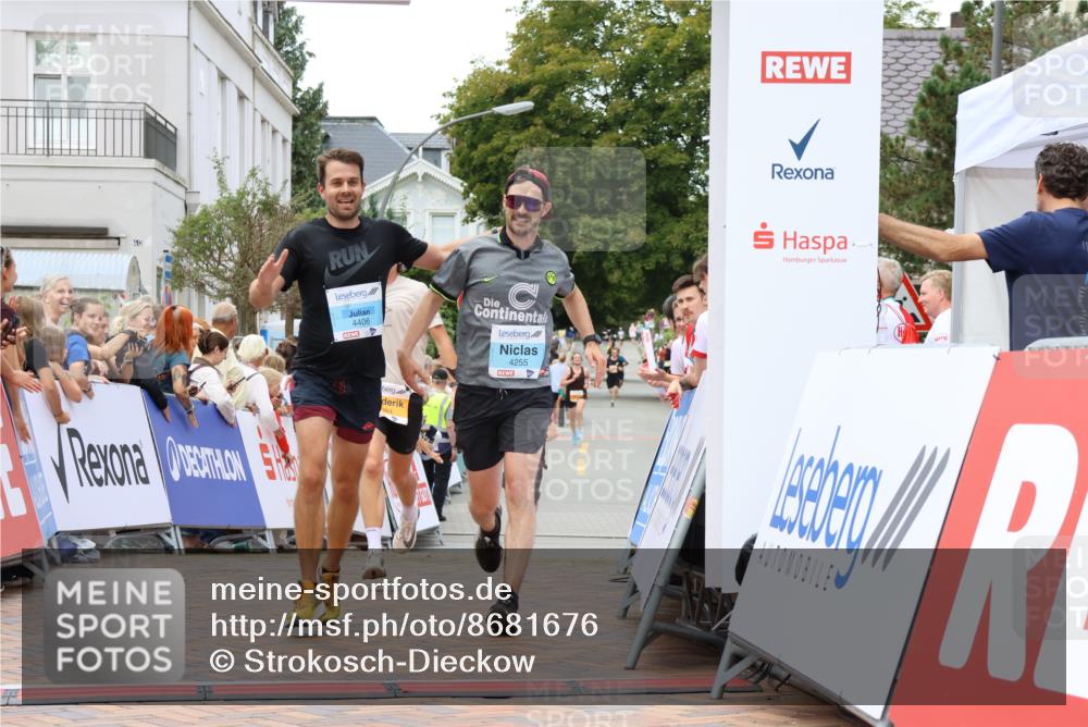 31.08.2025 - 21. Blankeneser Heldenlauf Strokosch-Dieckow http://msf.ph/oto/8681676 31.08.2025 12:06:10 Ziel 5715, 5384, 4002, 4406, 4255, 4167 meine-sportfotos.de