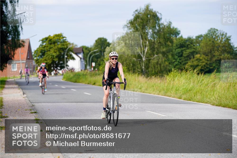31.08.2025 - Elbe Triathlon Hamburg Michael Burmester http://msf.ph/oto/8681677 31.08.2025 10:57:35 Radfahren 1161, 1345, 1377, 1502 meine-sportfotos.de