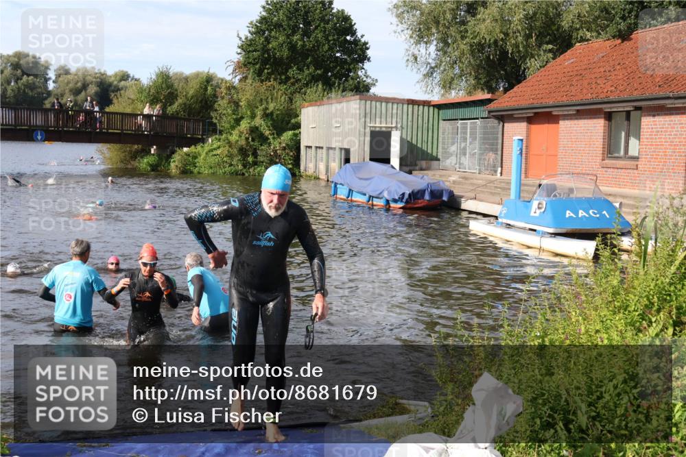 31.08.2025 - Elbe Triathlon Hamburg Luisa Fischer http://msf.ph/oto/8681679 31.08.2025 09:34:38 Schwimmen 850, 880, 890, 902 meine-sportfotos.de