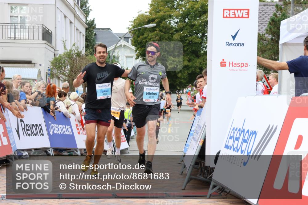 31.08.2025 - 21. Blankeneser Heldenlauf Strokosch-Dieckow http://msf.ph/oto/8681683 31.08.2025 12:06:10 Ziel 5715, 5384, 4002, 4406, 4255, 4167 meine-sportfotos.de