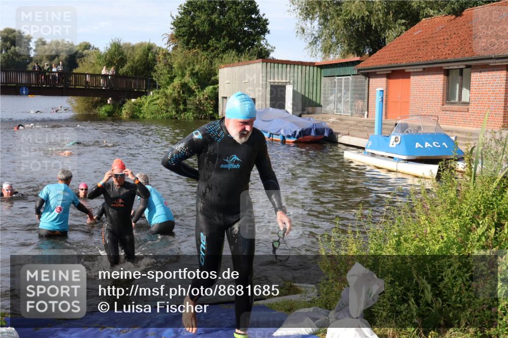 31.08.2025 - Elbe Triathlon Hamburg Luisa Fischer http://msf.ph/oto/8681685 31.08.2025 09:34:39 Schwimmen 850, 880, 890, 902, 912 meine-sportfotos.de