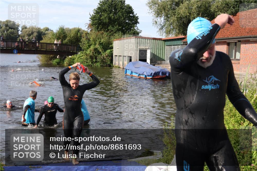 31.08.2025 - Elbe Triathlon Hamburg Luisa Fischer http://msf.ph/oto/8681693 31.08.2025 09:34:41 Schwimmen 850, 890, 902, 912 meine-sportfotos.de