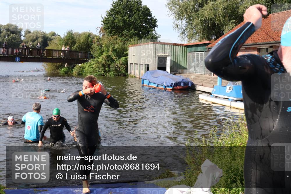 31.08.2025 - Elbe Triathlon Hamburg Luisa Fischer http://msf.ph/oto/8681694 31.08.2025 09:34:41 Schwimmen 850, 890, 902, 912 meine-sportfotos.de
