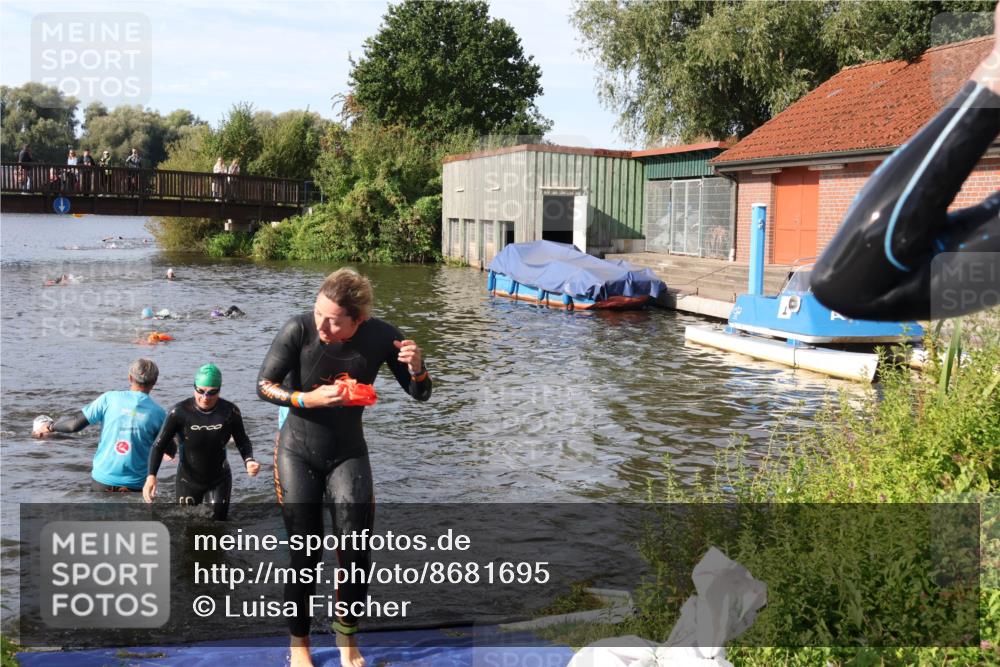 31.08.2025 - Elbe Triathlon Hamburg Luisa Fischer http://msf.ph/oto/8681695 31.08.2025 09:34:42 Schwimmen 850, 890, 902, 912 meine-sportfotos.de