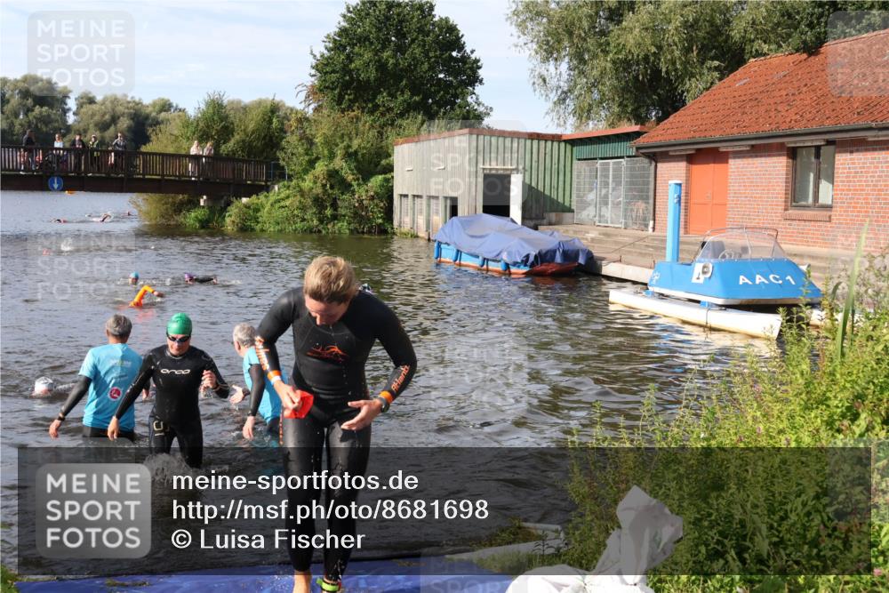 31.08.2025 - Elbe Triathlon Hamburg Luisa Fischer http://msf.ph/oto/8681698 31.08.2025 09:34:42 Schwimmen 850, 890, 902, 912 meine-sportfotos.de