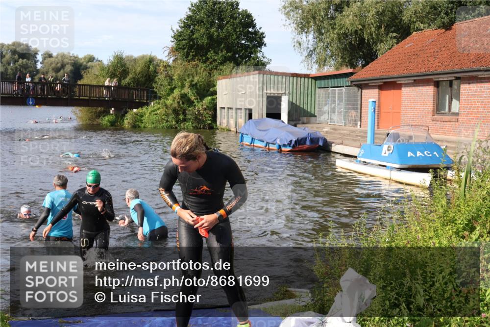 31.08.2025 - Elbe Triathlon Hamburg Luisa Fischer http://msf.ph/oto/8681699 31.08.2025 09:34:42 Schwimmen 850, 890, 902, 912 meine-sportfotos.de