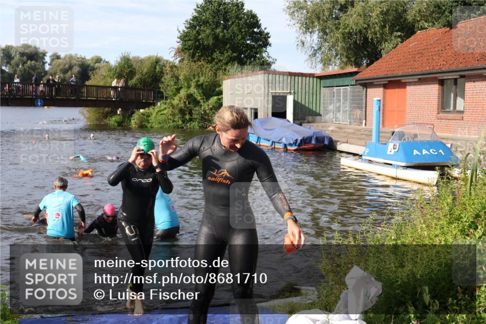 31.08.2025 - Elbe Triathlon Hamburg Luisa Fischer http://msf.ph/oto/8681710 31.08.2025 09:34:44 Schwimmen 675, 850, 890, 902, 912 meine-sportfotos.de