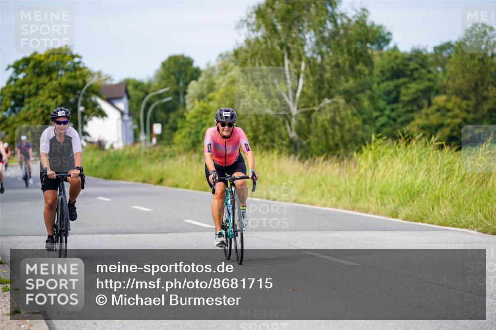 31.08.2025 - Elbe Triathlon Hamburg Michael Burmester http://msf.ph/oto/8681715 31.08.2025 10:57:48 Radfahren 1358, 1399, 1401, 1438, 1503 meine-sportfotos.de