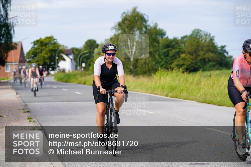 31.08.2025 - Elbe Triathlon Hamburg Michael Burmester http://msf.ph/oto/8681720 31.08.2025 10:57:49 Radfahren 1358, 1401, 1438, 1447, 1503 meine-sportfotos.de