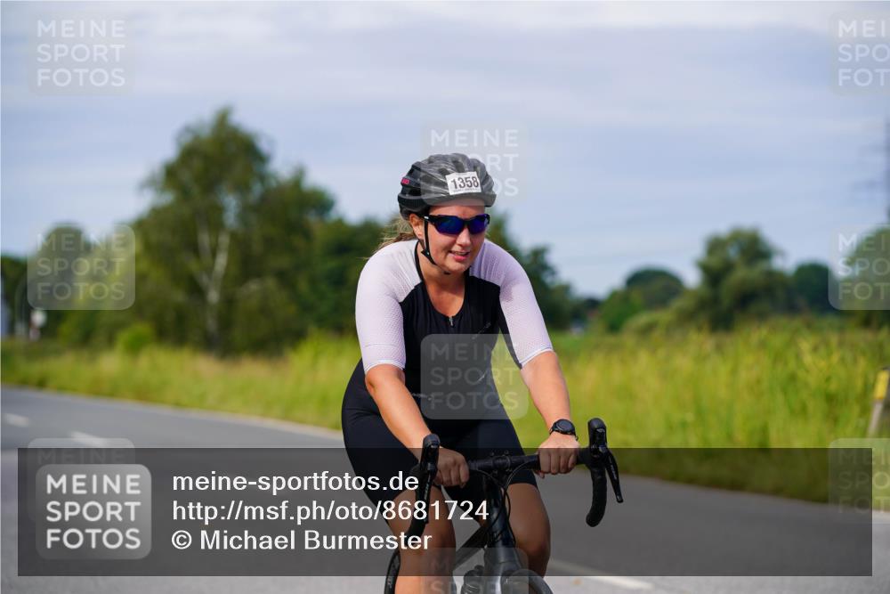 31.08.2025 - Elbe Triathlon Hamburg Michael Burmester http://msf.ph/oto/8681724 31.08.2025 10:57:50 Radfahren 1358, 1401, 1438, 1447, 1503 meine-sportfotos.de