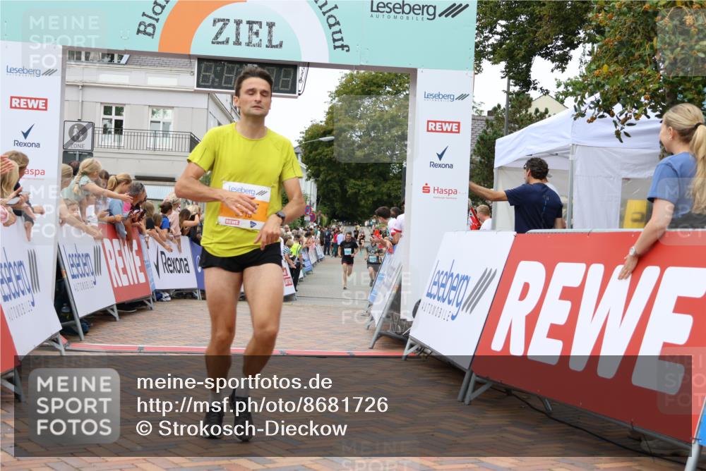 31.08.2025 - 21. Blankeneser Heldenlauf Strokosch-Dieckow http://msf.ph/oto/8681726 31.08.2025 12:06:06 Ziel 5715, 4002, 4406 meine-sportfotos.de