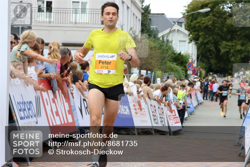 31.08.2025 - 21. Blankeneser Heldenlauf Strokosch-Dieckow http://msf.ph/oto/8681735 31.08.2025 12:06:05 Ziel 5715, 4002 meine-sportfotos.de