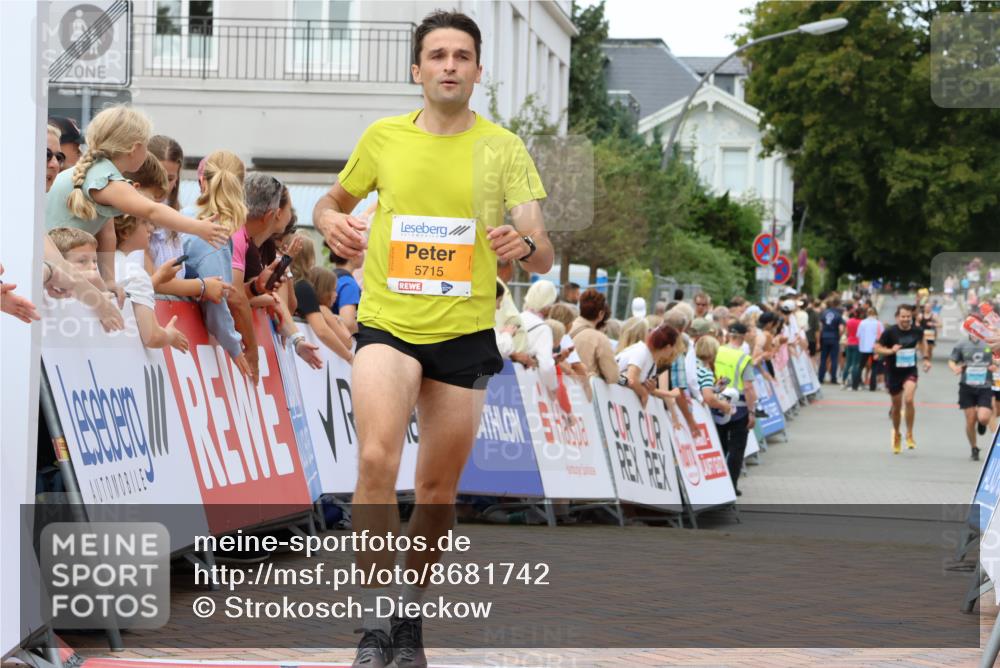 31.08.2025 - 21. Blankeneser Heldenlauf Strokosch-Dieckow http://msf.ph/oto/8681742 31.08.2025 12:06:05 Ziel 5715, 4002 meine-sportfotos.de