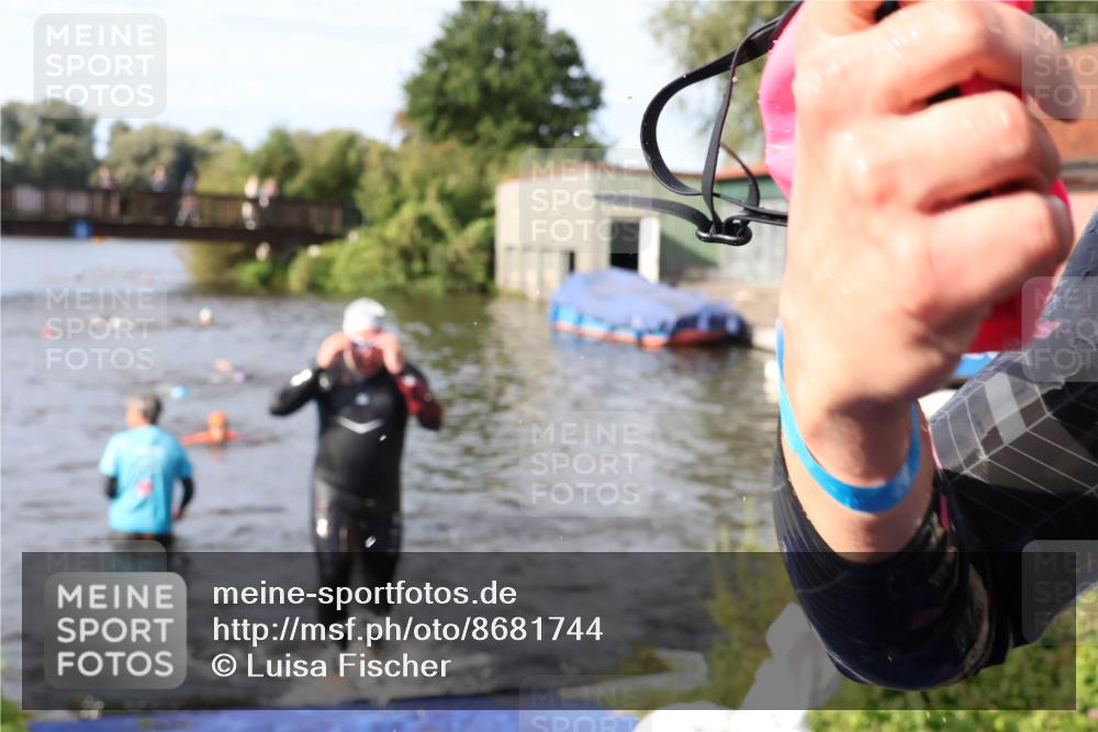 31.08.2025 - Elbe Triathlon Hamburg Luisa Fischer http://msf.ph/oto/8681744 31.08.2025 09:34:51 Schwimmen 675, 912 meine-sportfotos.de