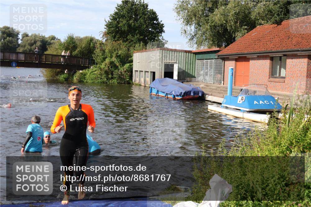 31.08.2025 - Elbe Triathlon Hamburg Luisa Fischer http://msf.ph/oto/8681767 31.08.2025 09:35:02 Schwimmen 790, 863 meine-sportfotos.de
