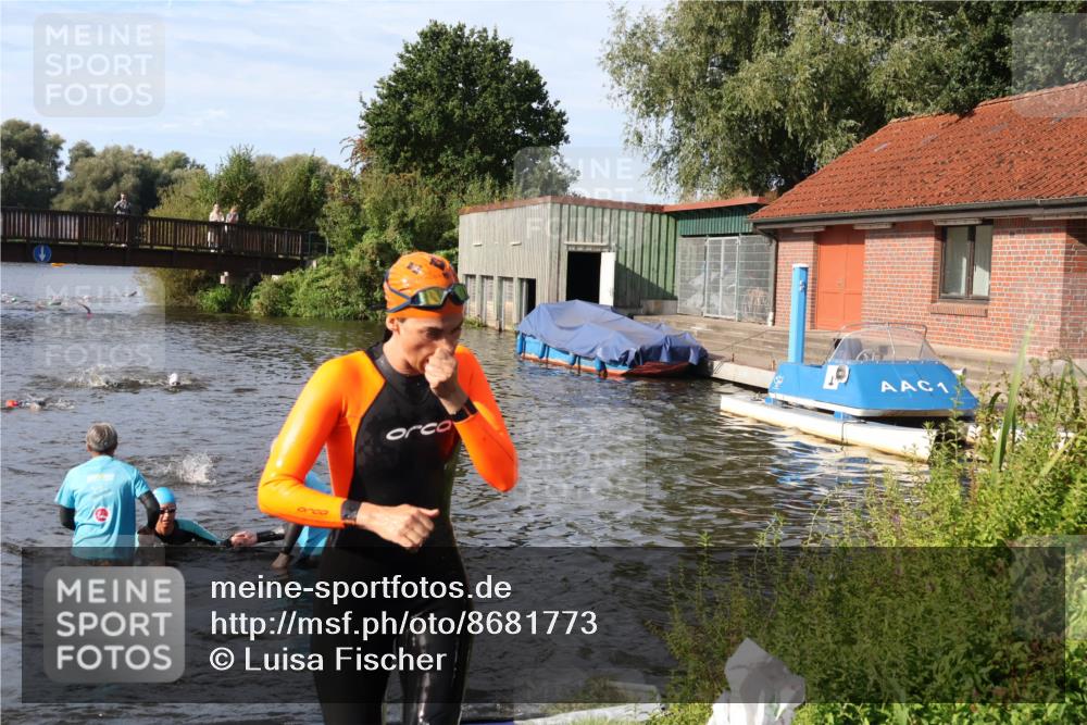 31.08.2025 - Elbe Triathlon Hamburg Luisa Fischer http://msf.ph/oto/8681773 31.08.2025 09:35:03 Schwimmen 790, 863 meine-sportfotos.de