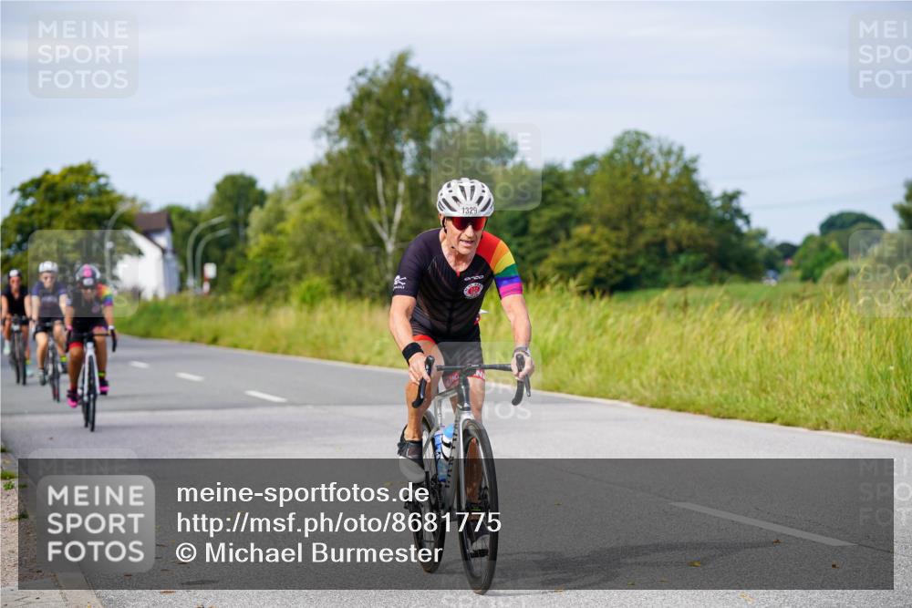 31.08.2025 - Elbe Triathlon Hamburg Michael Burmester http://msf.ph/oto/8681775 31.08.2025 10:58:01 Radfahren 1329, 1351, 1356, 1420, 1441, 1493, 1495 meine-sportfotos.de