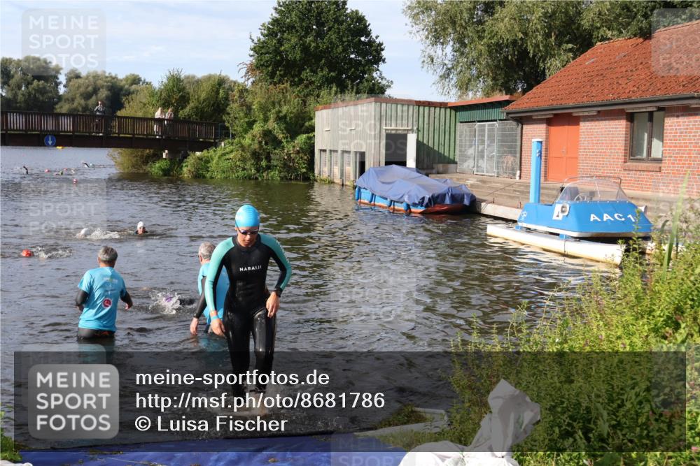 31.08.2025 - Elbe Triathlon Hamburg Luisa Fischer http://msf.ph/oto/8681786 31.08.2025 09:35:07 Schwimmen 790, 863 meine-sportfotos.de