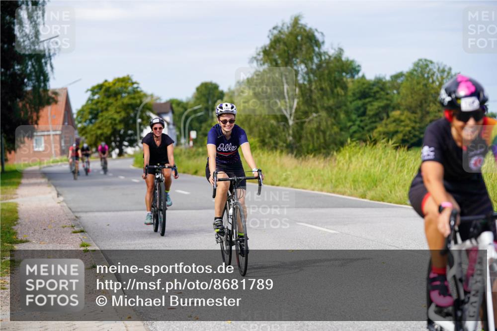 31.08.2025 - Elbe Triathlon Hamburg Michael Burmester http://msf.ph/oto/8681789 31.08.2025 10:58:03 Radfahren 1329, 1351, 1356, 1420, 1441, 1495 meine-sportfotos.de